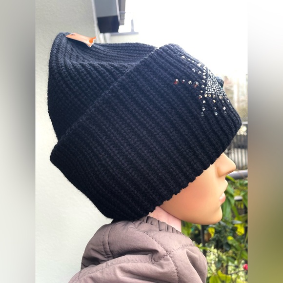 Black Beanie with Eye Design by Kurt Geiger.
NWOT - Picture 11 of 17